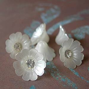 vintage rhinestone flower beads