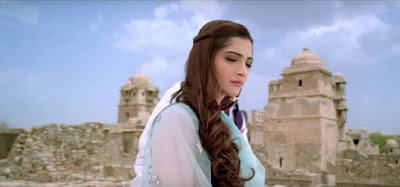 sonam-nice-pic-in-movie-prem-ratan