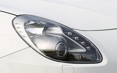 2011 Alfa Romeo Giulietta Headlights