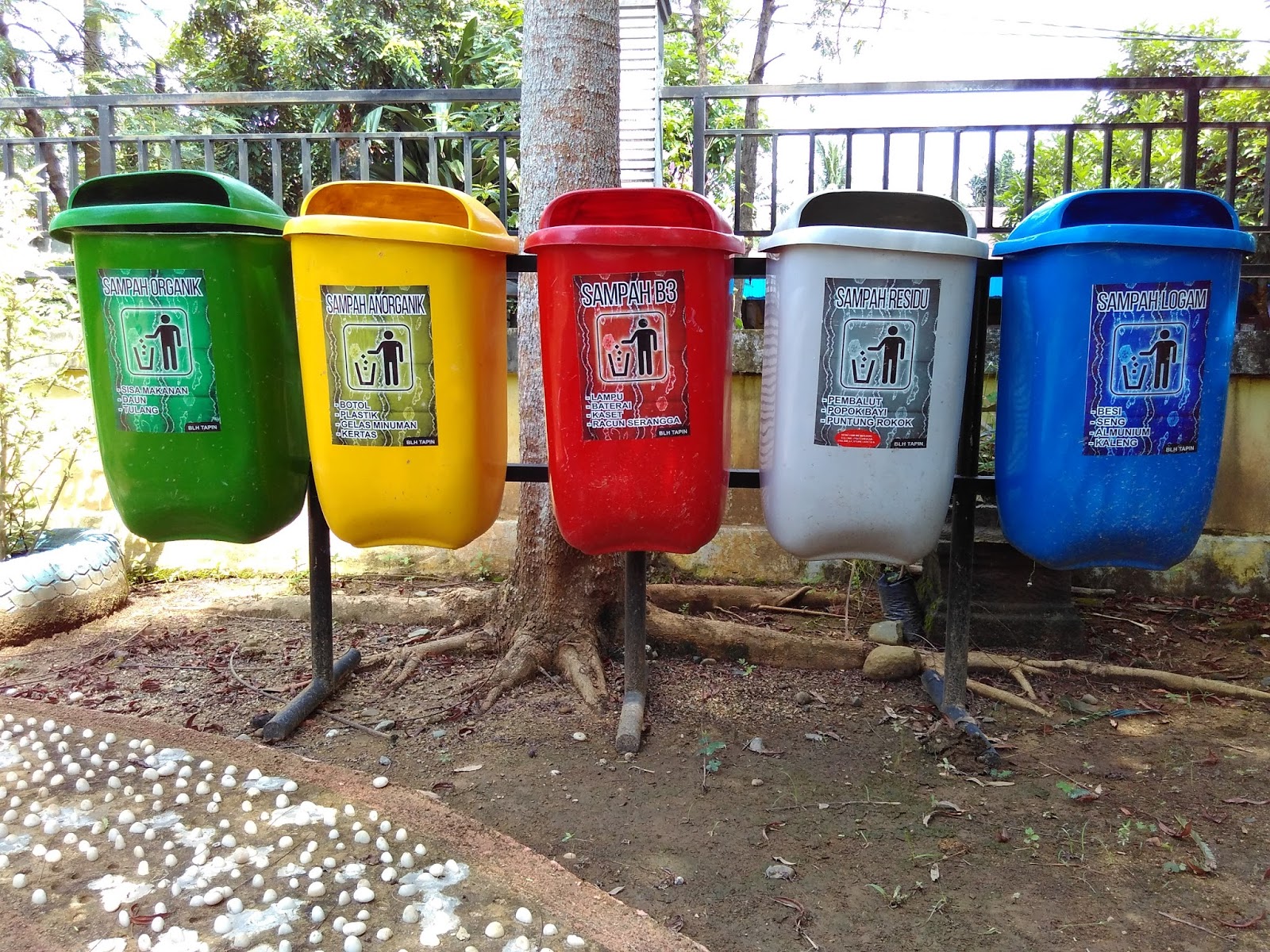 Tempat Sampah 5 Warna Dinas Lingkungan Hidup