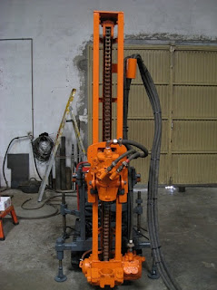 Micropiling and anchoring drilling machine