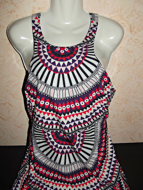 http://www.shein.com/Multicolor-Sleeveless-Geometric-Print-Maxi-Dress-p-229352-cat-1727.html?utm_source=paroleopereomissioni.blogspot.it&utm_medium=blogger&url_from=paroleopereomissioni