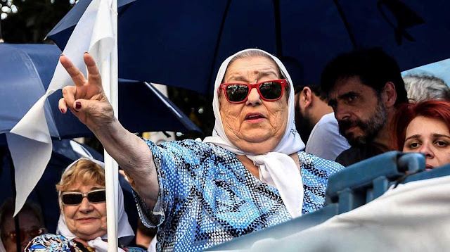 Procesan por presunto fraude a presidenta de Madres de Plaza de Mayo en Argentina