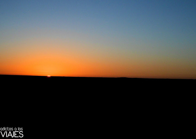 amanecer en el desierto del Sahara