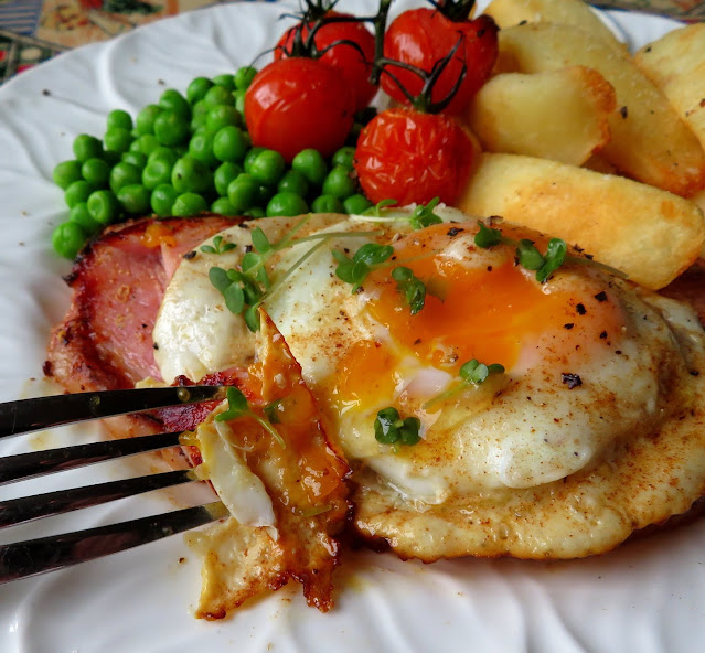 Gammon Steak, Egg & Chips