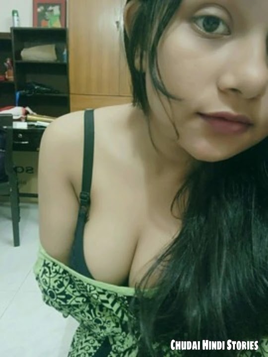 Hot indian teen girl in bra photo