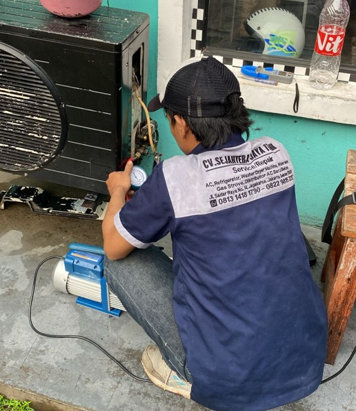 Jasa Service AC Murah di Bendungan Hilir - Tanah Abang - Jakarta Pusat WA 0813.1418.1790 Jasa Service AC Isi Freon di Bendungan Hilir - Jakarta Pusat