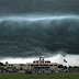 Thunderstorm approaches Bill Snyder