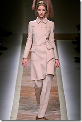 Valentino Ready-To-Wear Fall 2011 Runway Photo 14