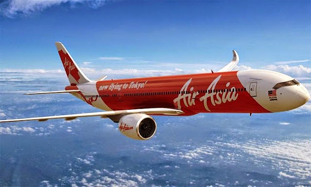Desaparece avión de AirAsia que volaba con destino a Singapur con 162 pasajeros 
