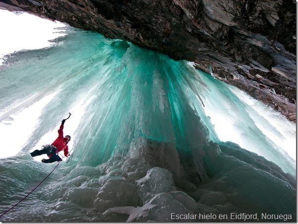 Escalar hielo en Eidfjord, Noruega