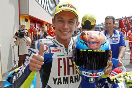 agv valentino rossi helmet. valentino rossi 2011 helmet