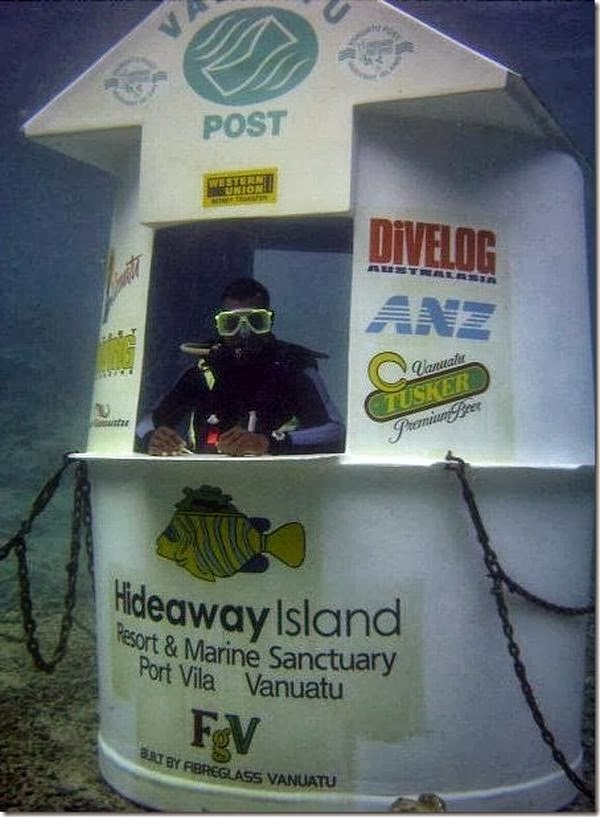 Wow! Ada Kantor Pos Yang Beroperasi Di Bawah Laut