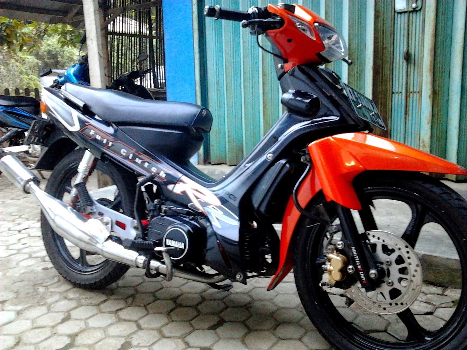 Perawatan Motor Yamaha F1ZR