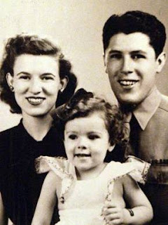 Madelyn, Ann y Stanley Dunham; abuelos y madre de Barack Obama