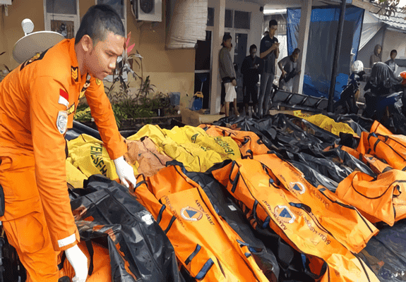  korban gelombang tsunami banter anyer lampung selatan Update Terbaru Korban Tsunami Selat Sunda: 281 Meninggal Dunia, 1.016 Luka dan 57 Orang Hilang