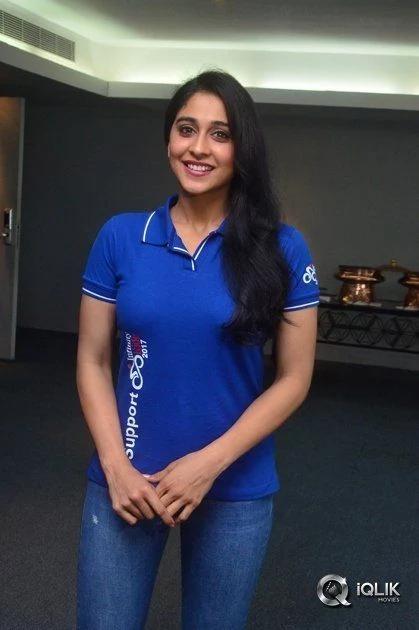 South Indian Actress Regina Cassandra Tight Blue Jeans you must not have seen looks with Sexy Butt in jeans, Regina Cassandra sexy thighs and Butt, Regina Cassandra hot boobs and Cleavage show, Regina Cassandra Big sexy Ass, Regina Cassandra hottest looks, Regina Cassandra sexy curvy body figure