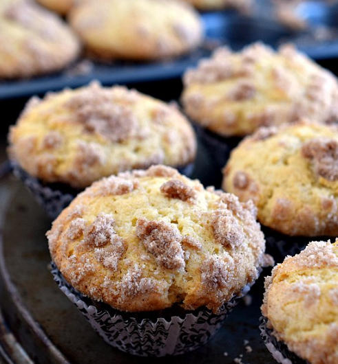 Sour Cream Coffee Cake Muffins #muffins #desserts #cakes #coffee #sugar