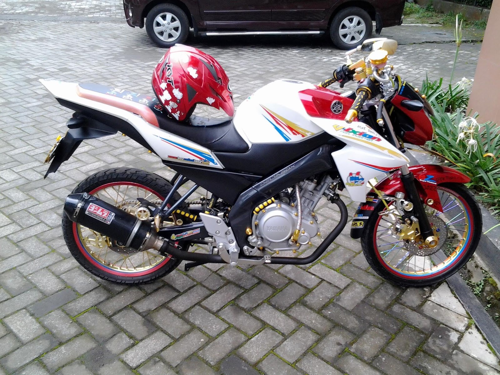 Kumpulan 58 Modifikasi Motor Vixion Warna Putih 2014 Terbaik Dan
