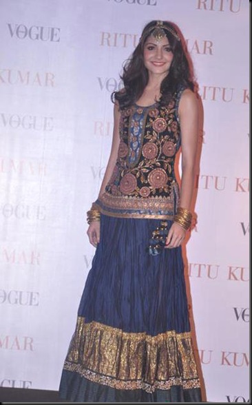 Anushka Sharma At Ritu Kumar New Store Launch Mycineworld Com (5)