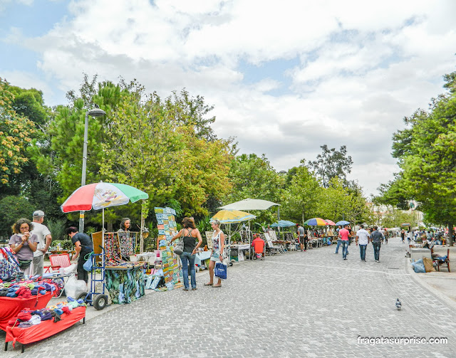 Feira de artesanato e antiguidades em Atenas