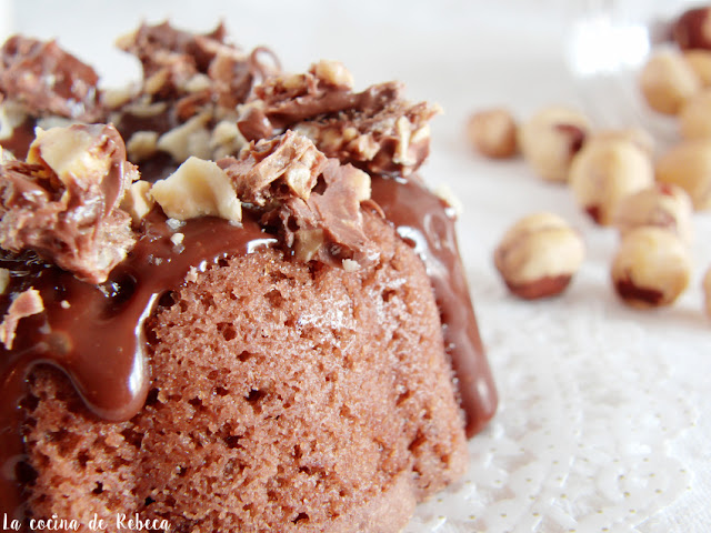 Bizcocho de chocolate y avellanas (o Ferrero Rocher bundt cake)