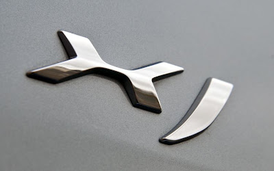 2011 Jaguar XJ Badge Photo