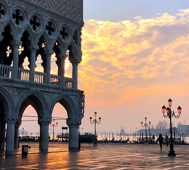 Kdy na Benátský karneval? Přes týden? O víkendu? piazza san marco