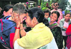 Minorities keep faith in Mamata