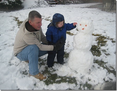 12 30 12 - Sledding and snowmen with Papa (4)