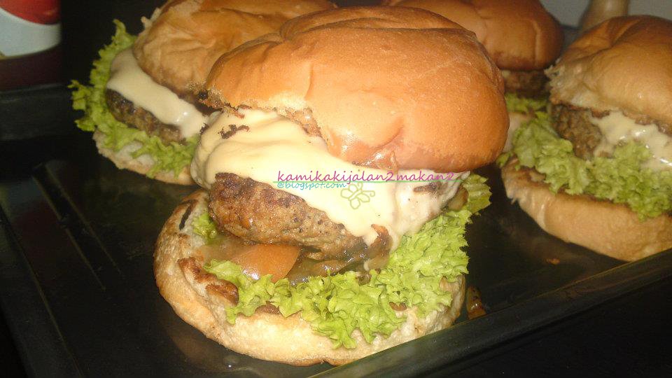 KAMIkakiJALAN2MAKAN2: HOMEMADE BURGER BAM BAM BOM!!