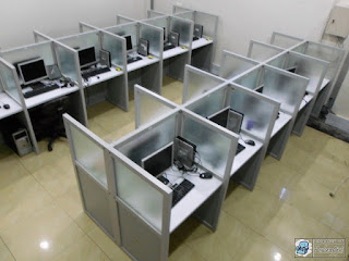 Kontraktor Interior - Meja Sekat Kantor Knokdown