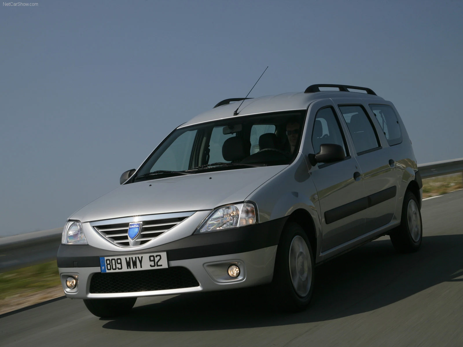 Hình ảnh xe ô tô Dacia Logan MCV 2007 & nội ngoại thất