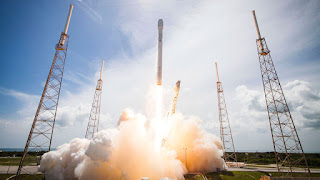 SpaceX launches 10 satellites for Iridium mobile network