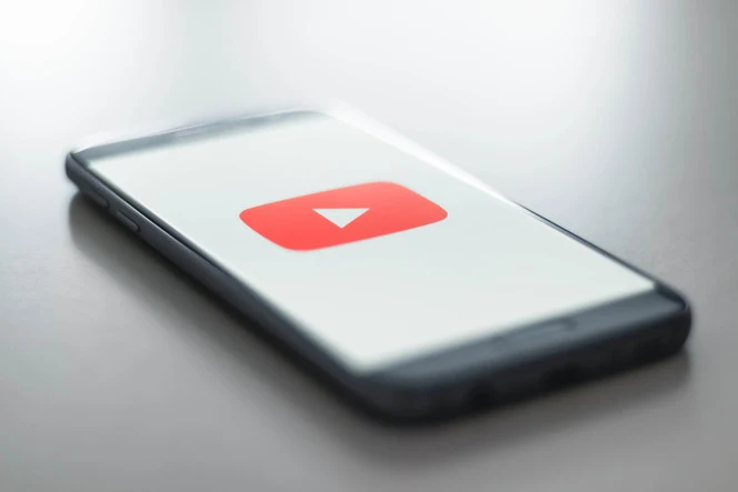 YouTube: كيفية الاستماع إلى يوتيوب في الخلفية مجانًا على iOS وAndroid