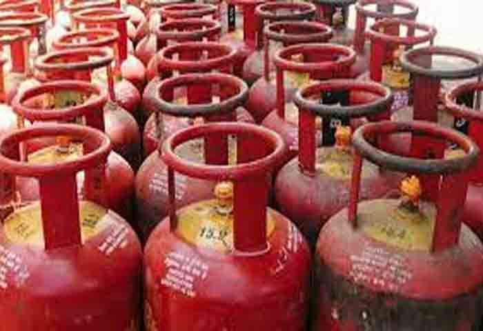 Court imposed fine of Rs 50,000 on IOC on complaint of falsification of cooking gas quantity, Kochi, News, Complaint, Court, Cheating, Compensation, Probe, Consumer, Kerala