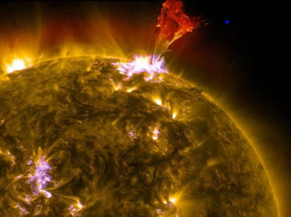 The Sun loses a billion kilos per second