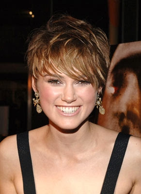 Short Hairstyles for Women with Round Faces