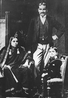 Motilal Nehru with wife Swaruprani Nehru and son Jawahar