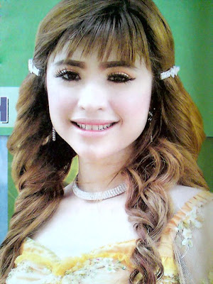 Sok Pisey Khmer Singer