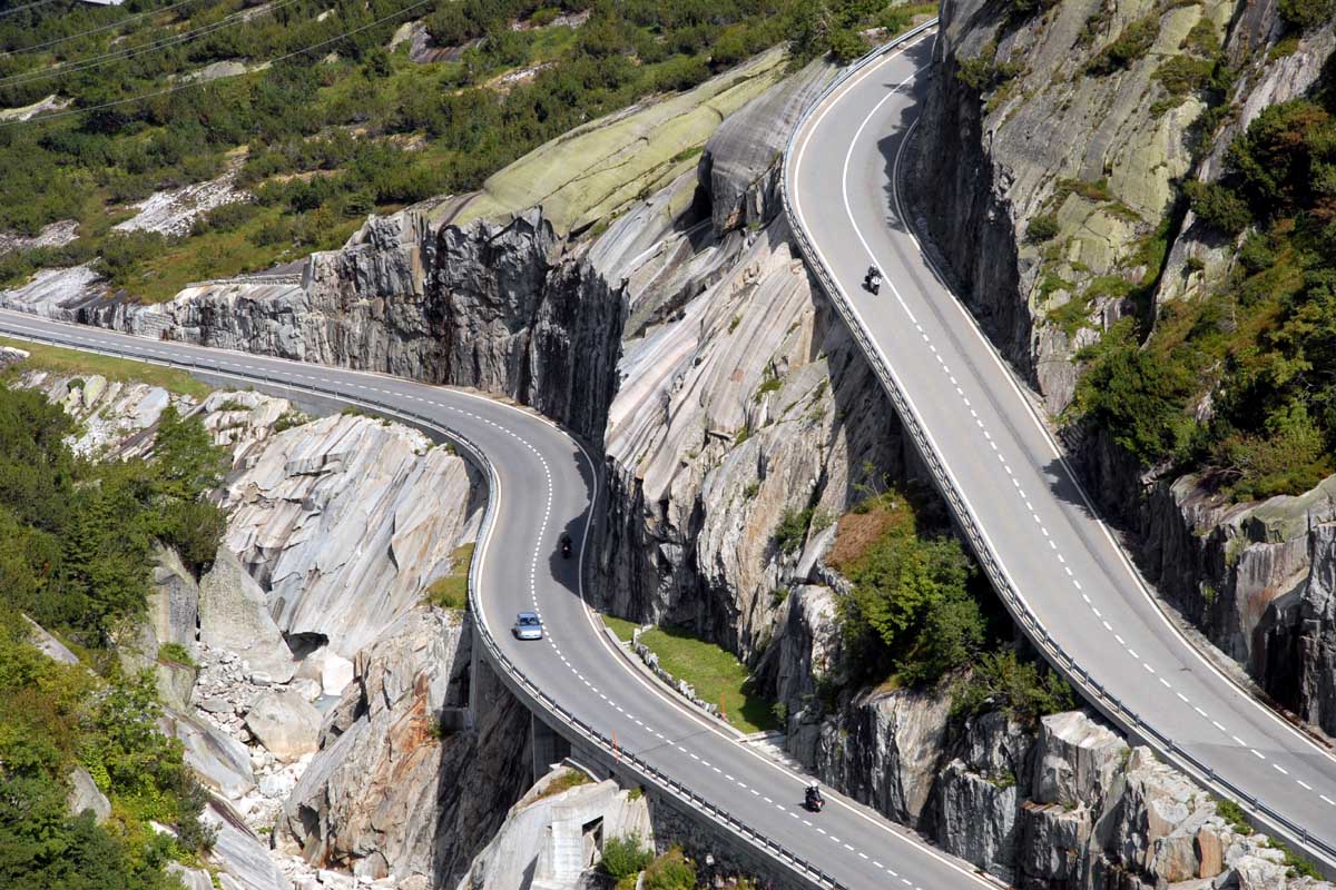 Funny videos and photos Most Amazing Roads  in The World 