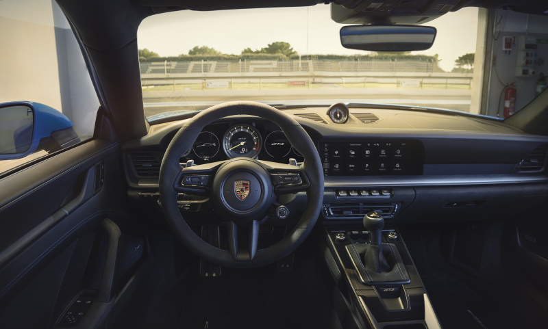 Motorsports technology meets the road: The 2022 Porsche 911 GT3