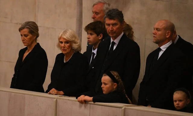 Princess Beatrice, Edoardo Mapelli Mozzi, Princess Eugenie, Jack Brooksbank, Lady Louise Windsor