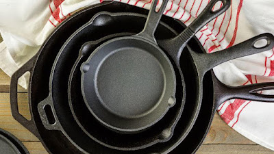 5 Makanan yang Tidak Boleh Dimasak di Wajan Besi Cor