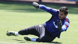 Romero gran entrenamiento en Chicago con el Manchester United de Louis Van Gal