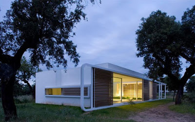 Simple Box House in Spain by Murado & Elvira