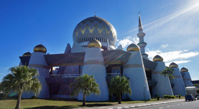 Sabah State Mosque on sabahtourism.com