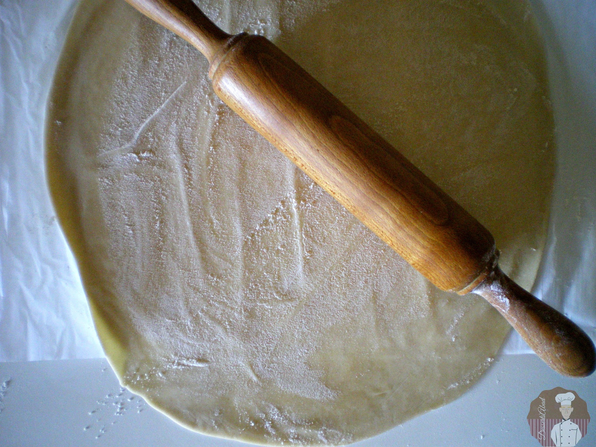 Topfenstrudel con albaricoques y arándanos: Extendido de la masa quebrada