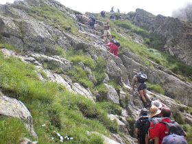 trekking-los-carpatos-pequeñas-trepadas-en-roca-rumania