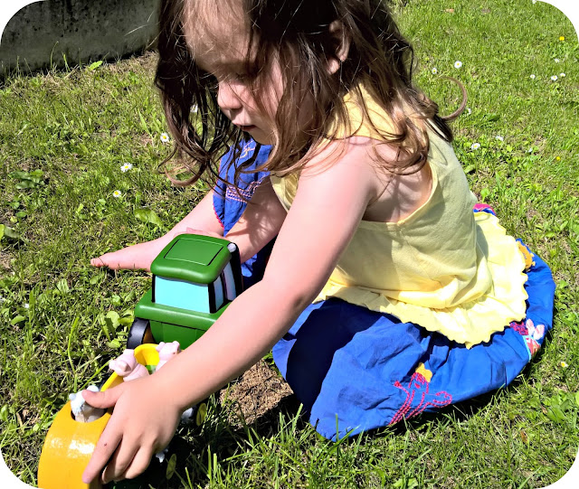 Farmyard Fun with the TOMY John Deere County Fair Wagon